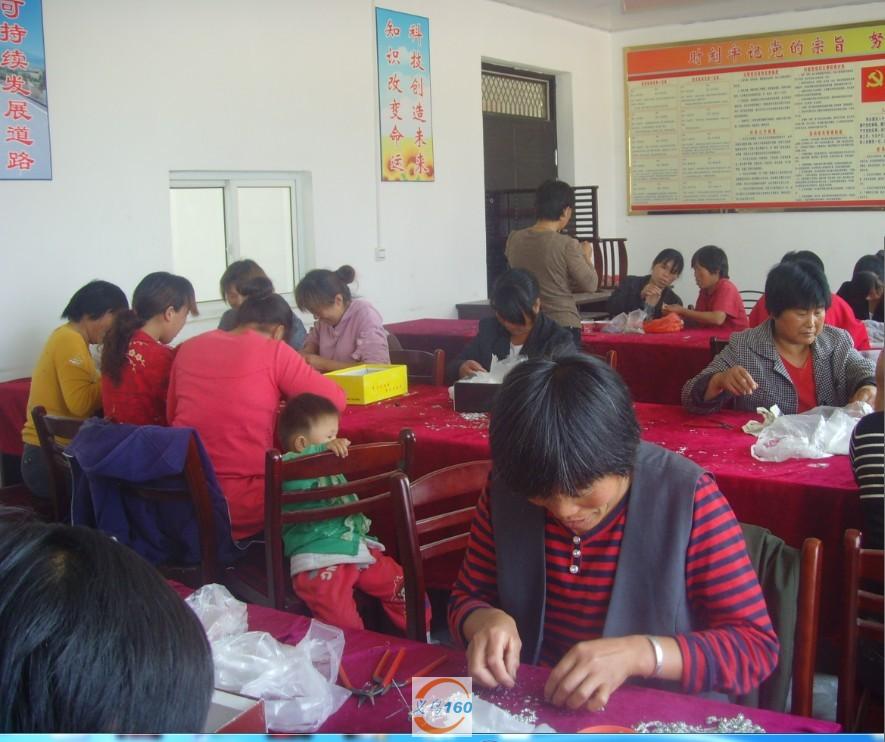 妇女们做义乌来料加工活图片 妇女们做义乌来料加工活图片