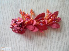 吴利花业　　长期承接手工串珠鞋花