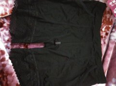 有女士睡裙，打底裤外发。