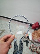 本人承接手工活加工：各种头扣，手工毛球，平车加工。