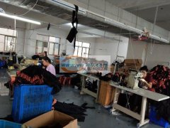 本人承接服装加工，现有厂房700个平方，