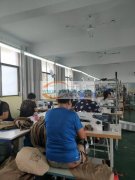 承接服装加工，有机器30余台，工人30多