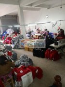 本厂承接服装加工。车位20多个，主要做衣