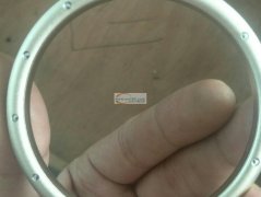 有没有会做这个产品的，请联系我，玻璃杯盖