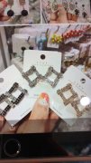 【外贸单】寻找图中耳环成品工厂，类似款式也可以，