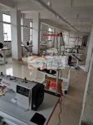 本厂承接各种服装加工，工厂全新设备先进，
