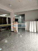 专业服装裁剪加工厂:承接裤了、连衣裙，头