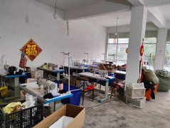 小型加工厂，35人左右，承接各种平车加工