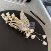 承接各类合金饰品加工及成品出售