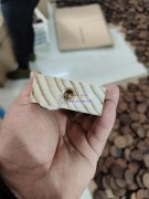 如图 木制品喷漆外发，能喷的加工厂请联系