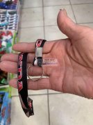 采购如图塑料证件卡套和挂绳，请做的工厂联