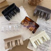 如图，寻找这个夹子，底胚，喷好漆的都可以