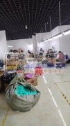 河南信阳明冠服装厂，承接手套，毛绒帽子围