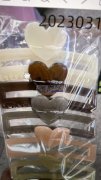寻找外贸款塑料夹子，如图，找塑料发夹厂家