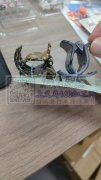 求购如图发夹，每款10-20万卡，有一样