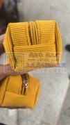 丽华箱包加工厂<br />
诚接箱包收