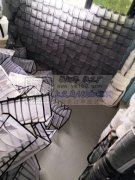 丽华箱包加工厂<br />
诚接箱包收