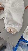 三千件如图这种款式的衣服，有能做的联系
